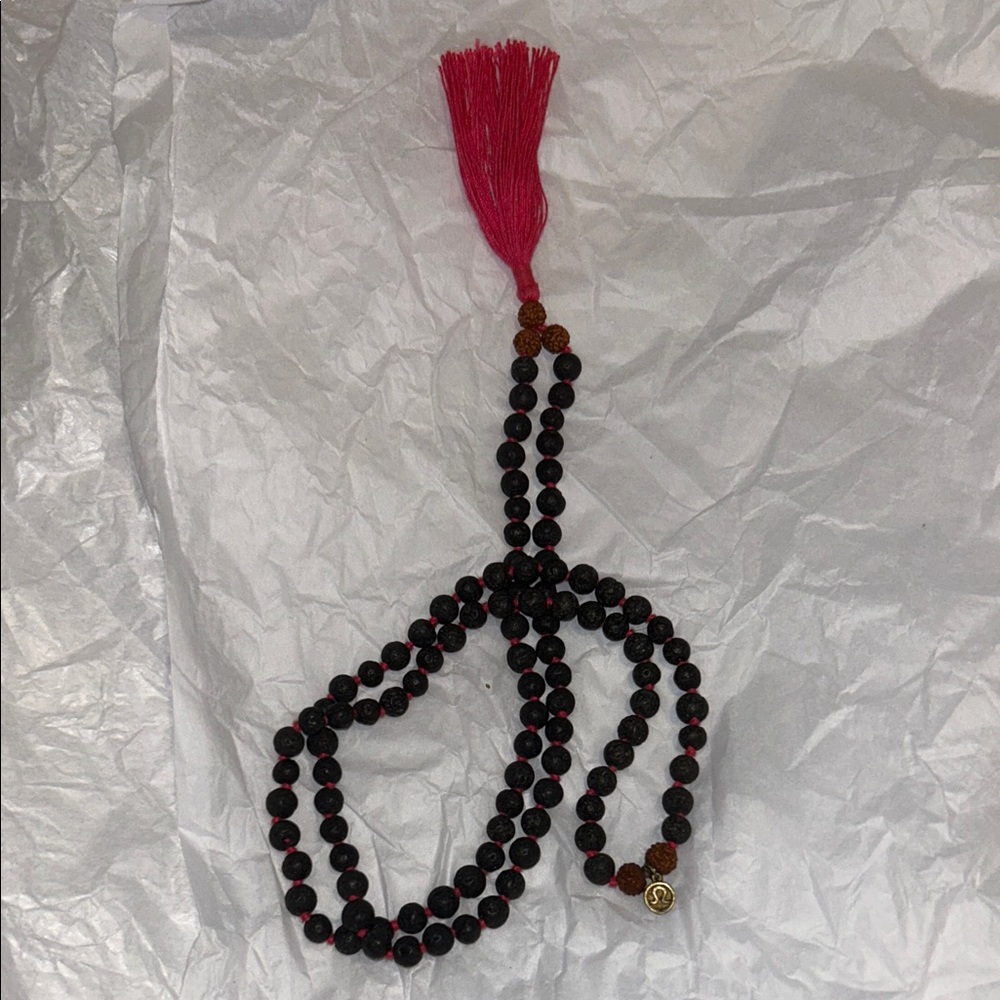 Elegant Black and Pink Beaded Necklace